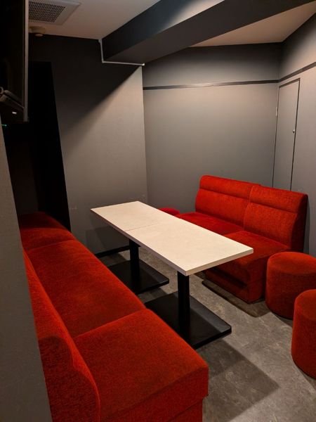 Girl's Bar Lounge いろは（豊中・岡町）のボックス席