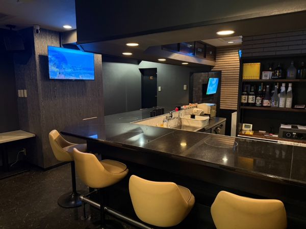Girl's Bar Lounge いろは（豊中・岡町）の店内の様子