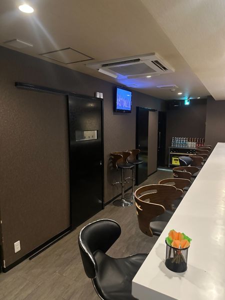 Girl's Bar Lounge ReviA（レヴィア）（東三国・新大阪）のカウンター席
